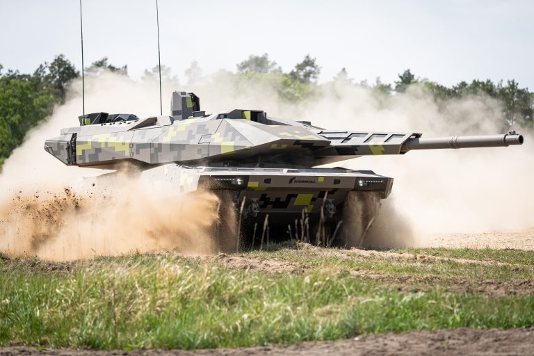 Rheinmetall kf51 dynamisch hohe aufloesung 1XII0825